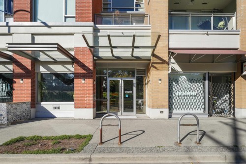 715-221 Union Street  Vancouver, BC V6A 0B4