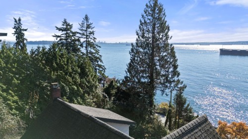 3721 Sunset Lane, West Vancouver, BC 