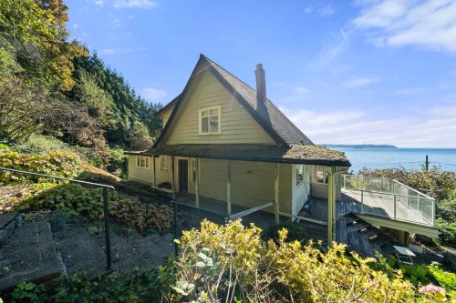 3721 Sunset Lane, West Vancouver, BC 