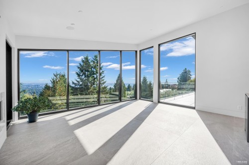 535 Craigmohr Drive, West Vancouver, BC 