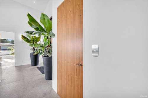 535 Craigmohr Drive, West Vancouver, BC 