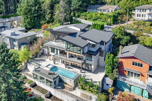 535 Craigmohr Drive, West Vancouver, BC 