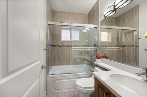 2643 8Th Avenue E, Vancouver, BC 