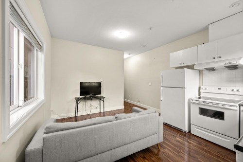 2643 8Th Avenue E, Vancouver, BC 