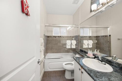 2643 8Th Avenue E, Vancouver, BC 