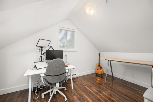 2643 8Th Avenue E, Vancouver, BC 