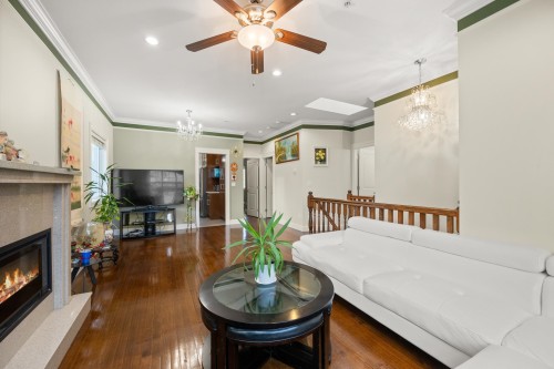 2643 8Th Avenue E, Vancouver, BC 