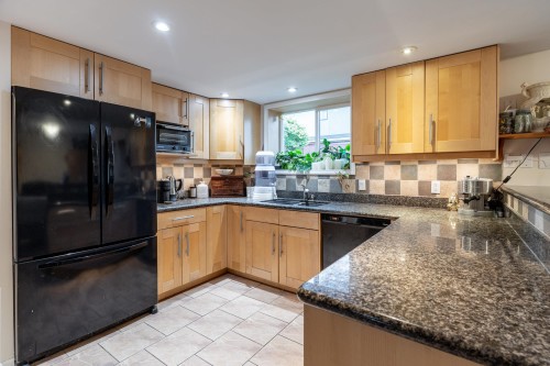 4164 Fairway Place, North Vancouver, BC 