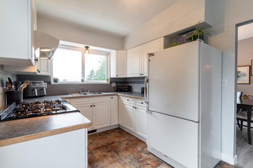 4164 Fairway Place, North Vancouver, BC 