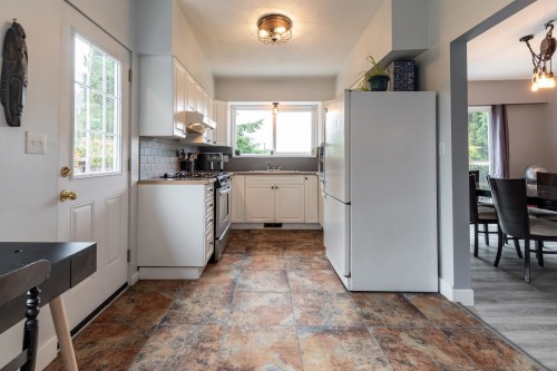 4164 Fairway Place, North Vancouver, BC 