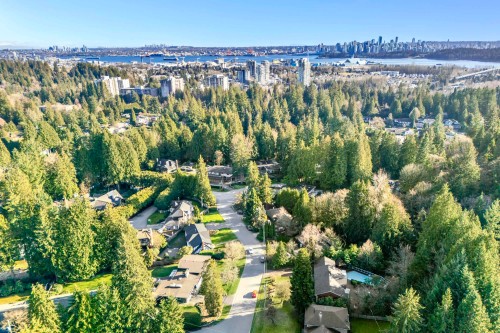 429 Newlands Road, West Vancouver, BC 