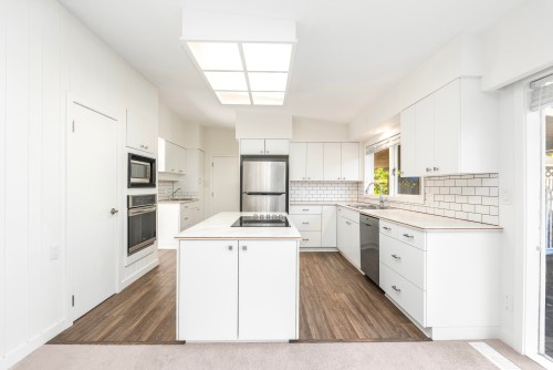 429 Newlands Road, West Vancouver, BC 