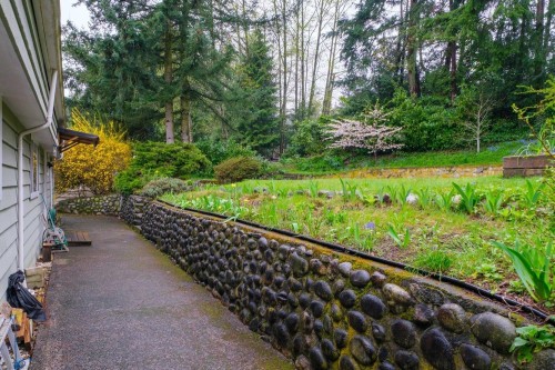 1805 Rosebery Avenue, West Vancouver, BC 