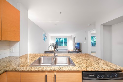 106-5665 Irmin Street, Burnaby, BC 