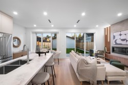 2-2386 45th Avenue E Vancouver, BC V5R 1K3