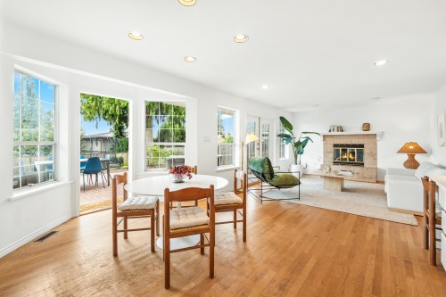 2372 Kings Avenue, West Vancouver, BC 