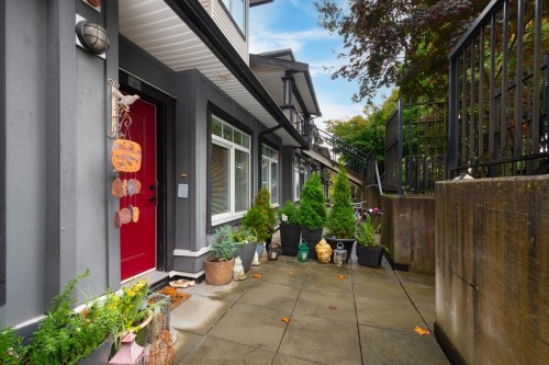 6-7428 14Th Avenue E, Burnaby, BC 