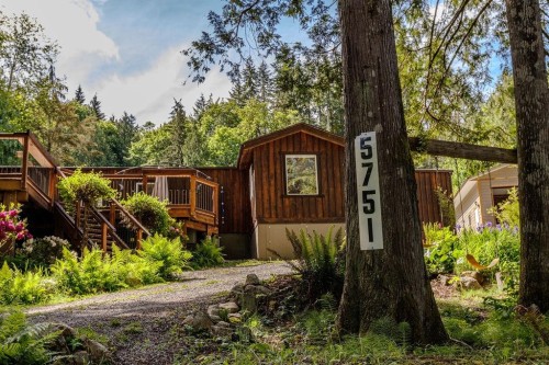 5751 Tillicum Bay Road, Sechelt, BC 
