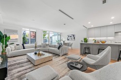 202-1331 Marine Drive  West Vancouver, BC V7T 1B6