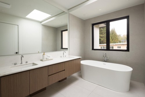 7129 Buffalo Street, Burnaby, BC 