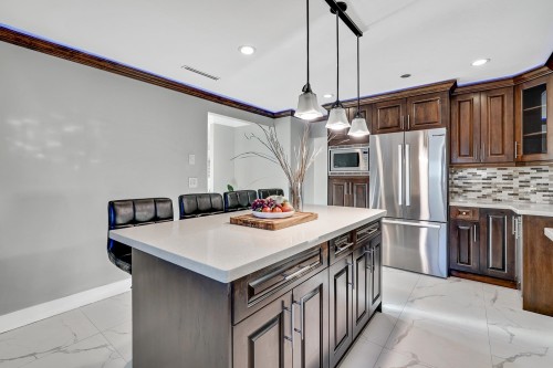 345 Fenton Street  New Westminster, BC V3M 5J1