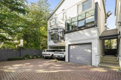 1621 Fell Avenue  North Vancouver, BC V7P 2K5