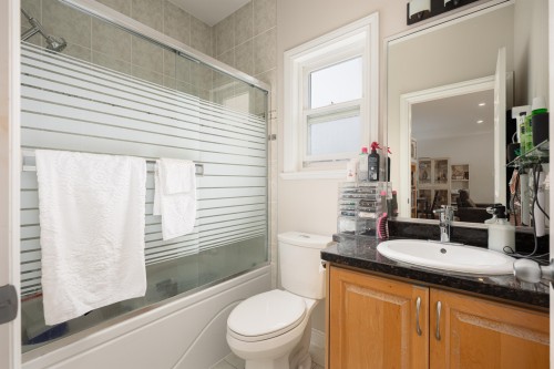 7489 Rosewood Street, Burnaby, BC 