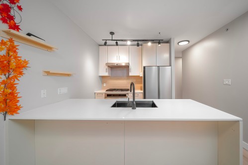 902-6971 Elmbridge Way, Richmond, BC 