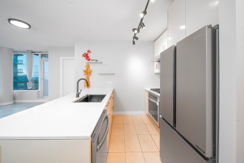 902-6971 Elmbridge Way, Richmond, BC 