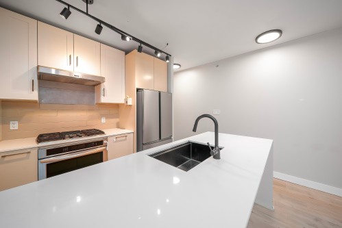 902-6971 Elmbridge Way, Richmond, BC 