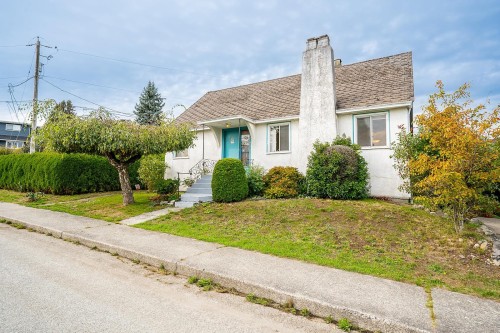 319 Churchill Avenue  New Westminster, BC V3L 4P4