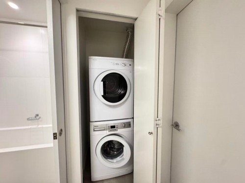 303-379 Broadway Street E, Vancouver, BC 