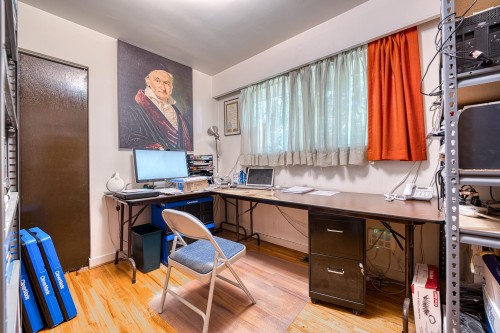 1124 Luxton Square, Coquitlam, BC 