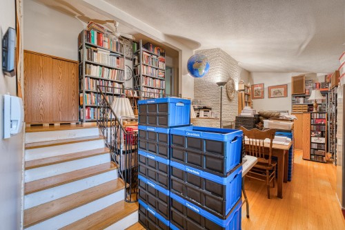 1124 Luxton Square, Coquitlam, BC 