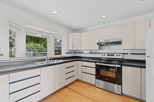 5275 Mckee Street, Burnaby, BC 