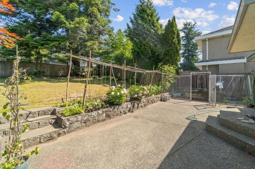 5275 Mckee Street, Burnaby, BC 