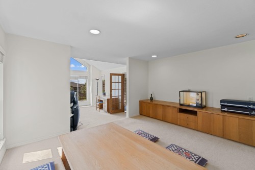 5275 Mckee Street, Burnaby, BC 