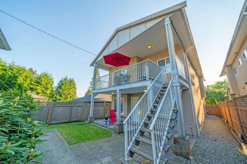 2052 Westview Drive, North Vancouver, BC 
