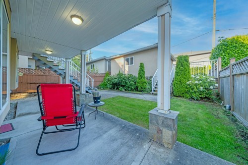 2052 Westview Drive, North Vancouver, BC 