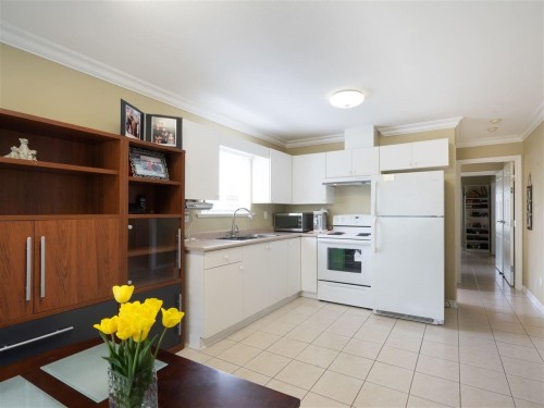 2052 Westview Drive, North Vancouver, BC 