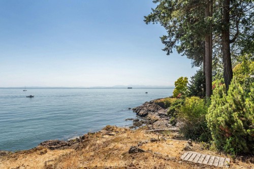 1251 Fairweather Road  Bowen Island, BC V0N 1G2