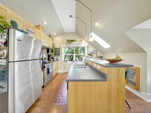 2770 5Th Avenue W, Vancouver, BC 