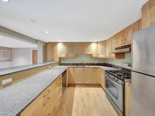 2770 5Th Avenue W, Vancouver, BC 