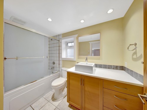 2770 5Th Avenue W, Vancouver, BC 