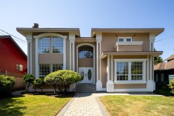 912 Fifth Street  New Westminster, BC V3L 2Y4