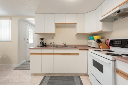 912 Fifth Street, New Westminster, BC 