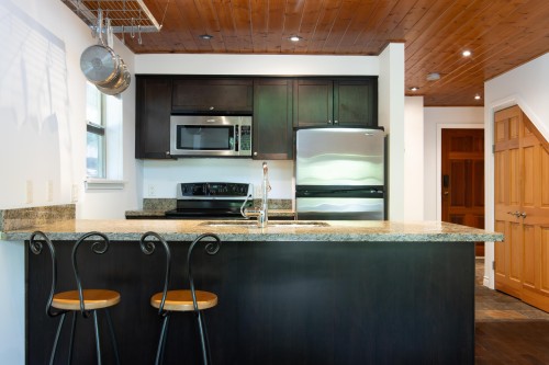 302-3050 Hillcrest Drive, Whistler, BC 