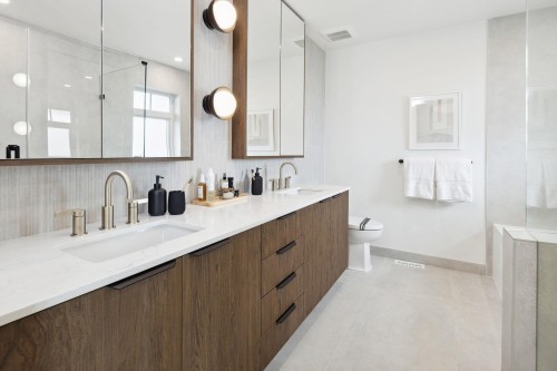 110-3535 Highland Drive, Coquitlam, BC 