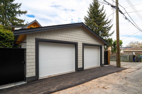 968 17Th Avenue W, Vancouver, BC 