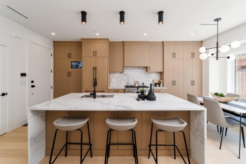 968 17Th Avenue W, Vancouver, BC 